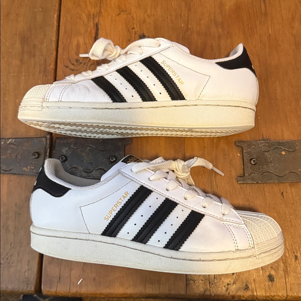 Adidas Superstar Shell Toe - Picture 2 of 13